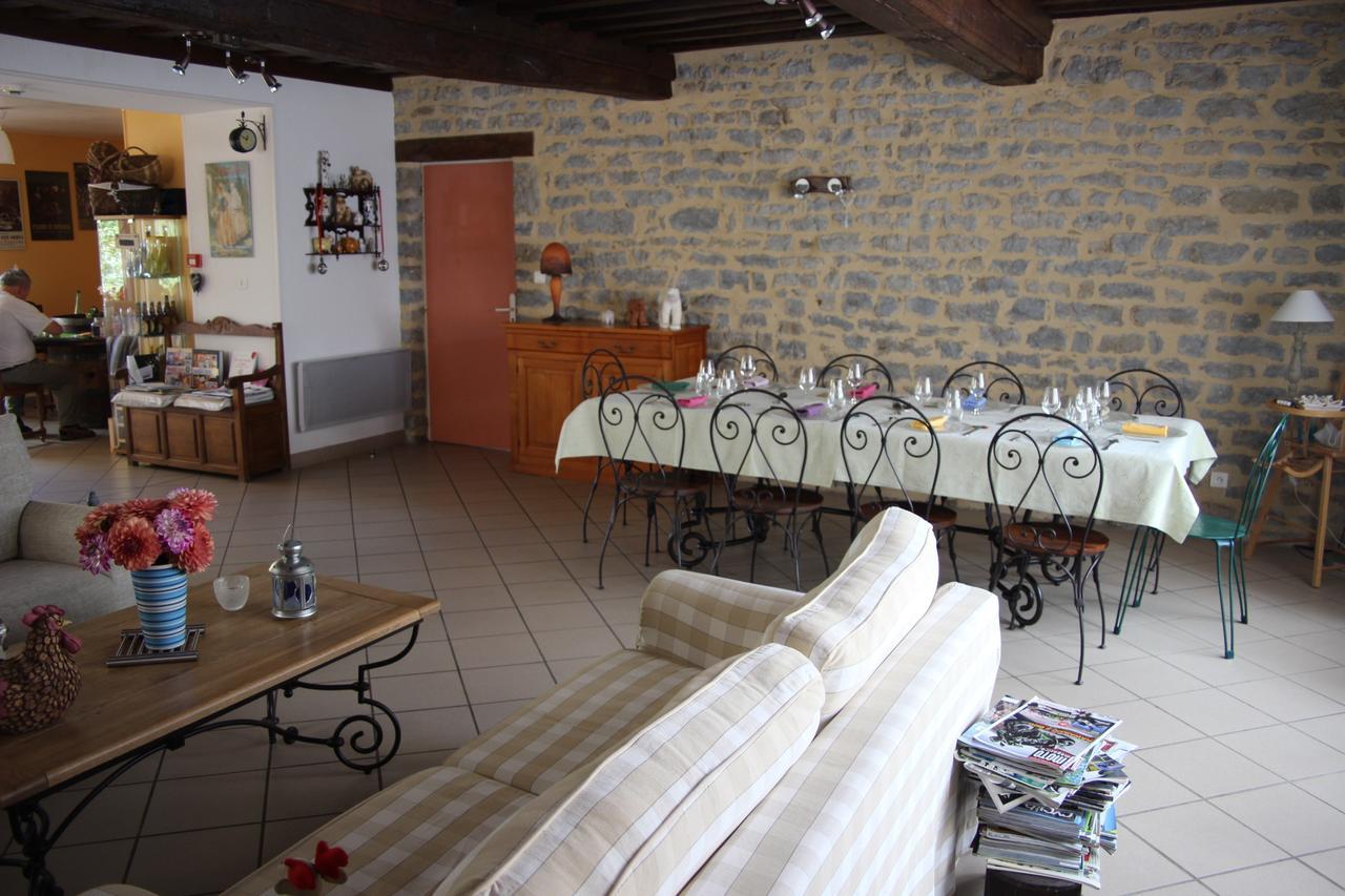 Au Rendez Vous De L'Auxois B&B Essey Exterior photo
